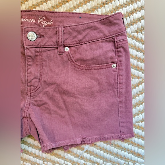 American Eagle women’s stretchy maroon jean shorts size 12 - Picture 7 of 8